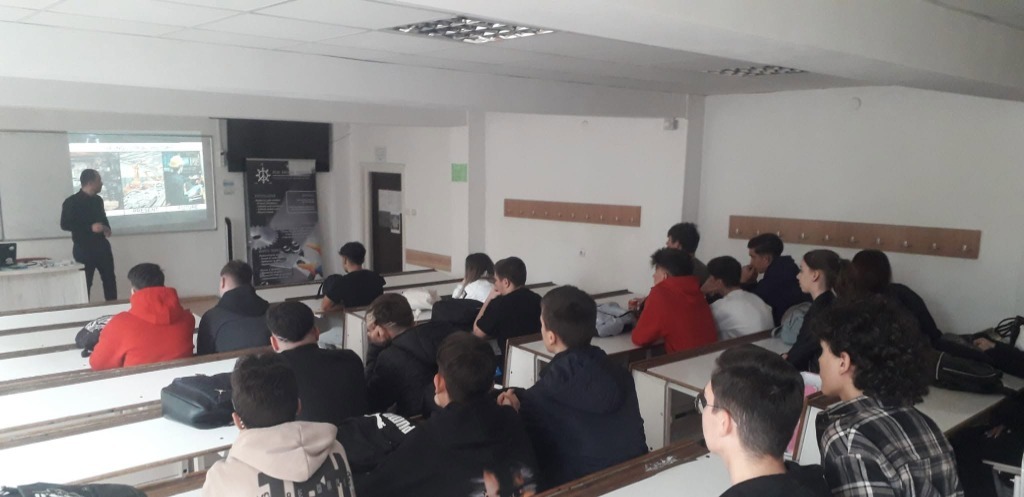 Educație practică și viitorul industriei: Colegiul Spiru Haret Ploiești